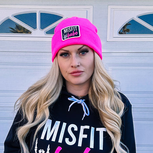 MB LOGO PINK BEANIE