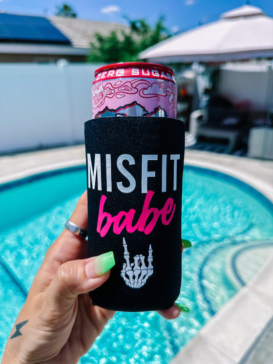 MISFIT BABE LOGO Skinny Coozie